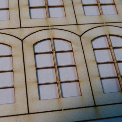 Planche de fenêtres avec vitrages